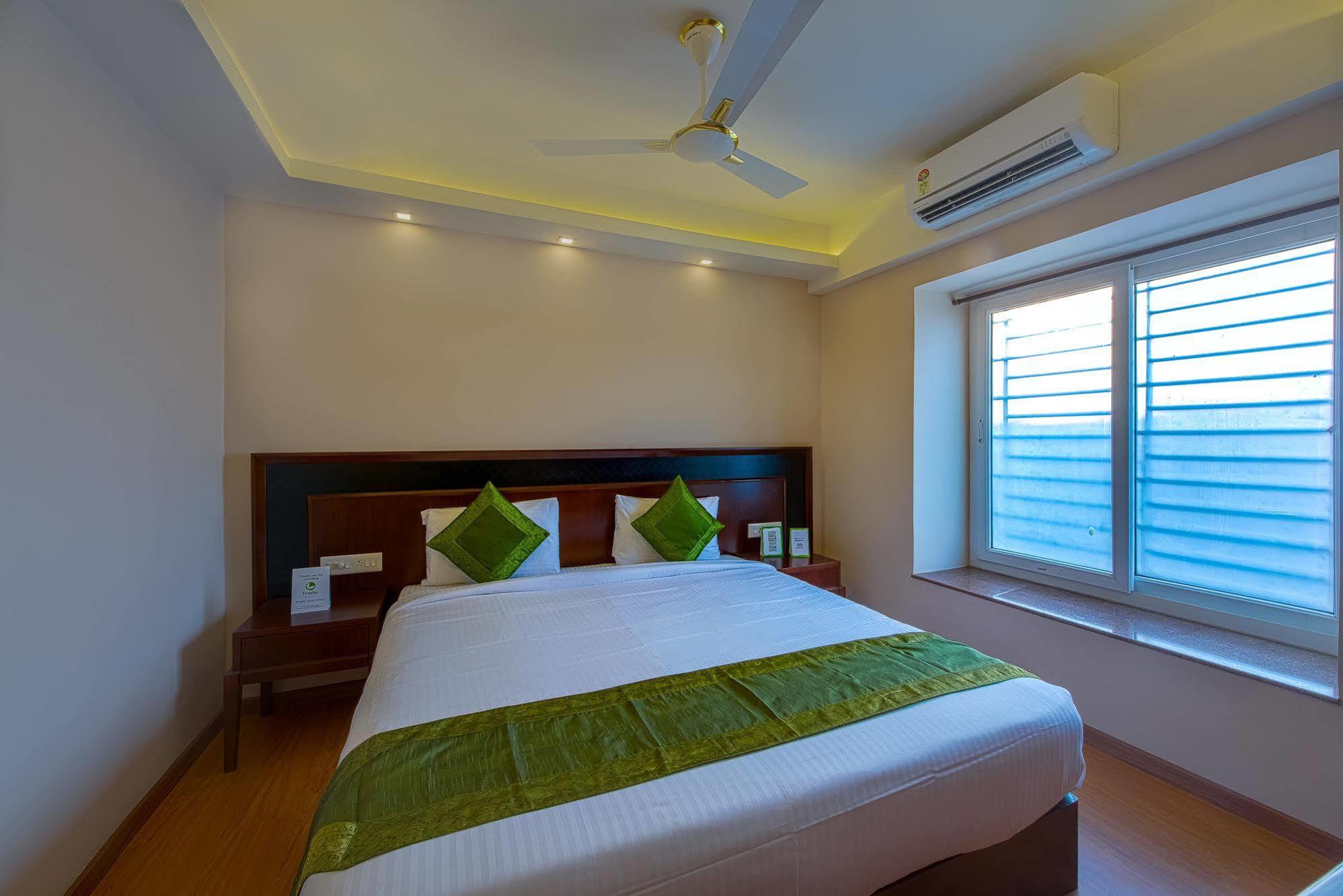 Treebo Vedanta Hotel Calcutta Exterior foto