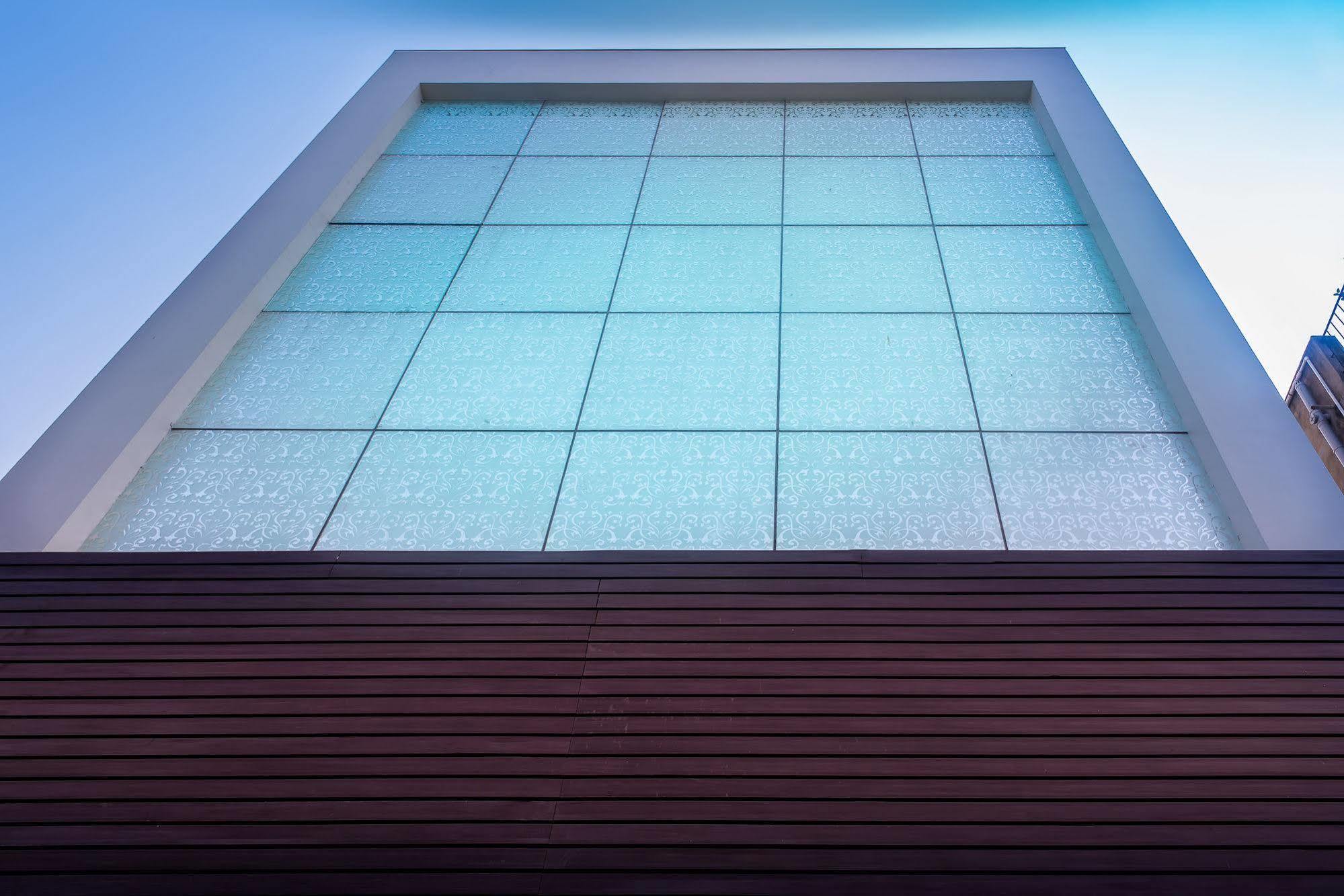 Treebo Vedanta Hotel Calcutta Exterior foto